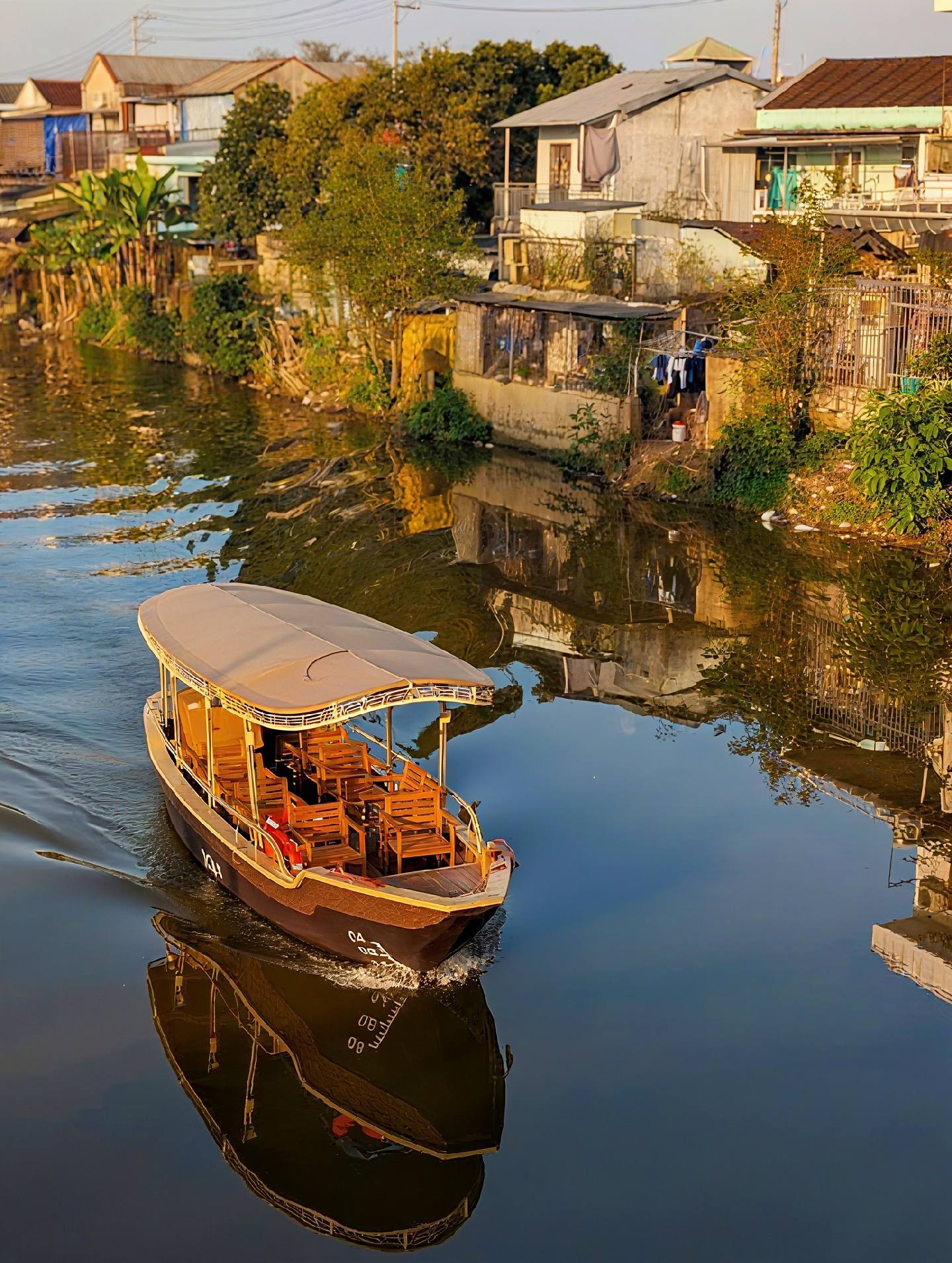 Tour ban đêm: Sông Hương - Cầu Nguyễn Hoàng